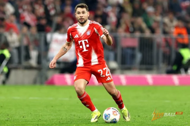 Benfica สนใจนำ Raphaël Guerreiro ของบาเยิร์นมิวนิคมาสู่โปรตุเกสเป็นครั้งแรกในอาชีพทหารผ่านศึกบุนเดสลีกา
