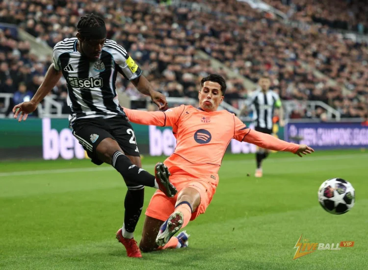 Barcelona และ Hansi Flick บรรลุข้อตกลงเกี่ยวกับอนาคตของ Joao Cancelo ดาวยืมตัว