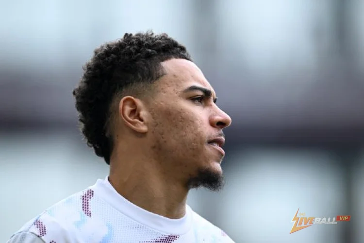 PSG ต่อสู้กับยักษ์ใหญ่ในพรีเมียร์ลีกเพื่อเซ็นสัญญากับ Morgan Rogers ของ Aston Villa