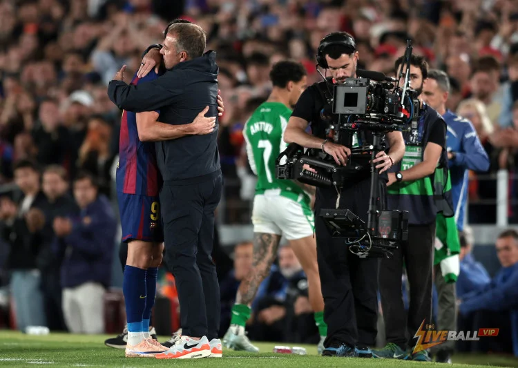 “การอำลาที่สมบูรณ์แบบ” – ฮันซี่ ฟลิค ตอบสนองต่อเกมเหย้าสุดท้ายของโรเบิร์ต เลวานดอฟสกี้ในฐานะนักเตะบาร์เซโลนา