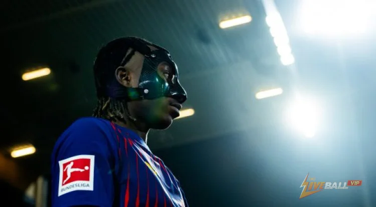 PSG แข่งขันกับลิเวอร์พูลในการสนใจ Yan Diomandé