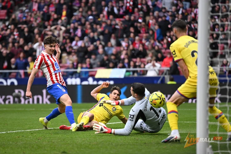 แอตเลติโก มาดริด แจ้งบาร์เซโลนาเกี่ยวกับราคาขอซื้อจูเลียน อัลวาเรซที่เป็นสถิติ