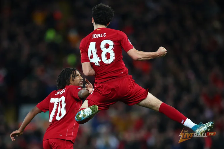 เคอร์ติส โจนส์ พร้อมที่จะปฏิเสธแอสตัน วิลล่าเพื่อเข้าร่วมอินเตอร์ มิลาน