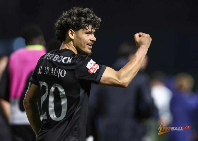 เชลซี, แมนเชสเตอร์ ยูไนเต็ด และท็อตแน่ม ฮ็อทสเปอร์ ต้องเผชิญกับช่วงเวลารอคอยในการล่าตัวแม็กซิมิเลียโน อาราอูโฆ