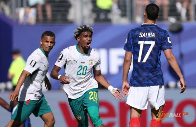 วงในที่ใกล้ชิดและอีโก้ที่เพิ่มขึ้นทำให้เกิดความตึงเครียดระหว่าง PSG และอิบราฮิม มบัปเป้