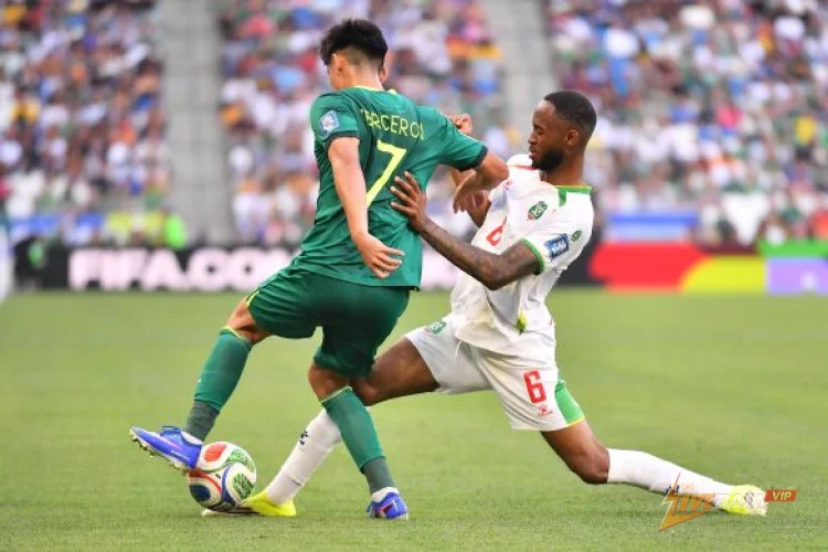 แร็งส์เล็ง เมลายโร โบการ์ด จาก LASK เพื่อแทนที่ มามาดู ซังการ์ เป้าหมายของเบรนท์ฟอร์ด