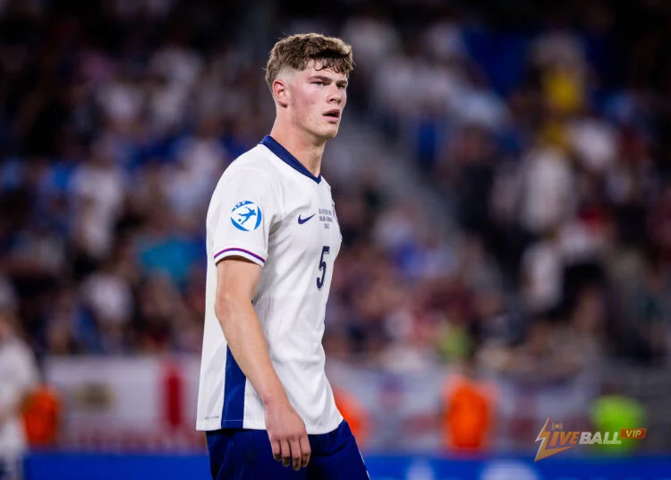 Fulham rival Crystal Palace in Charlie Cresswell chase