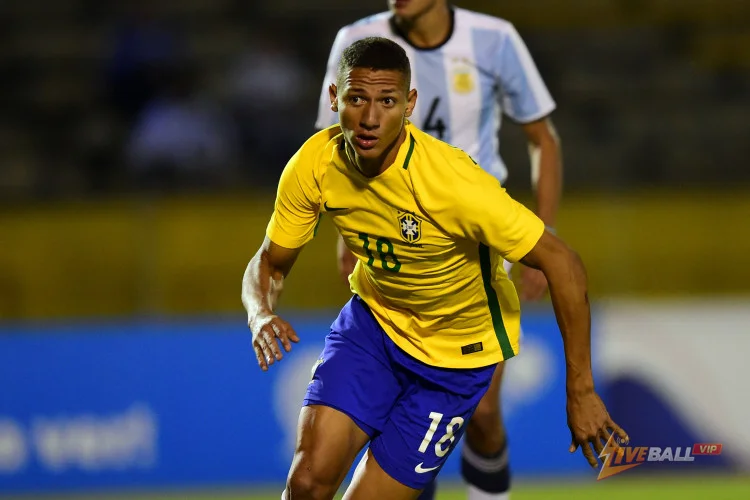 Roberto De Zerbi comments on Richarlison future amid exit links