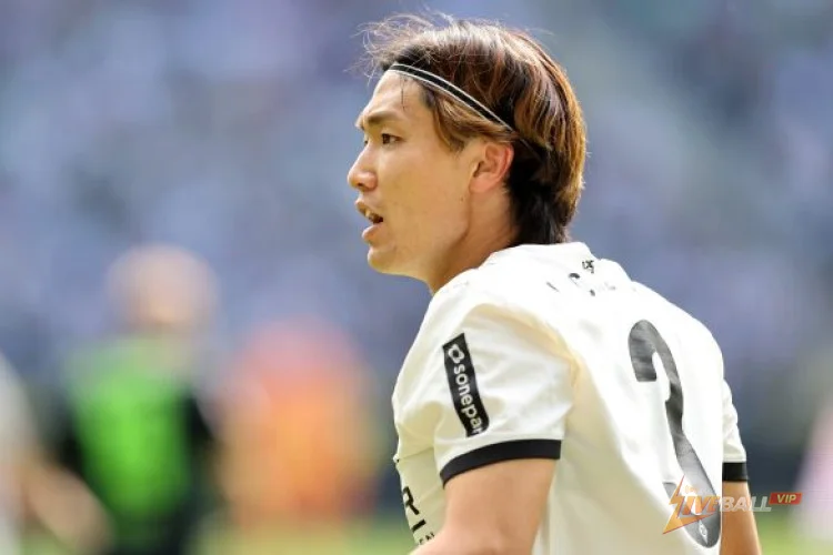 อย่างเป็นทางการ | โค อิตาคุระ กลับสู่โบรุสเซีย มึนเช่นกลัดบัค
