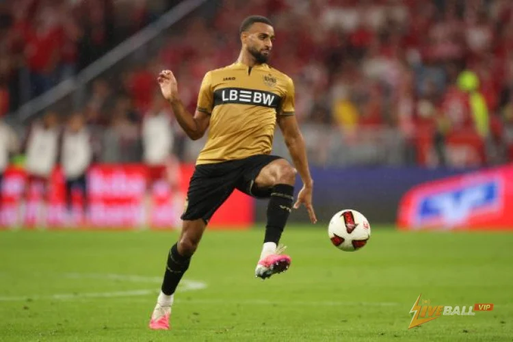 VfB Stuttgart พิจารณาข้อเสนอจาก Hull City สำหรับ Josha Vagnoman ใหม่